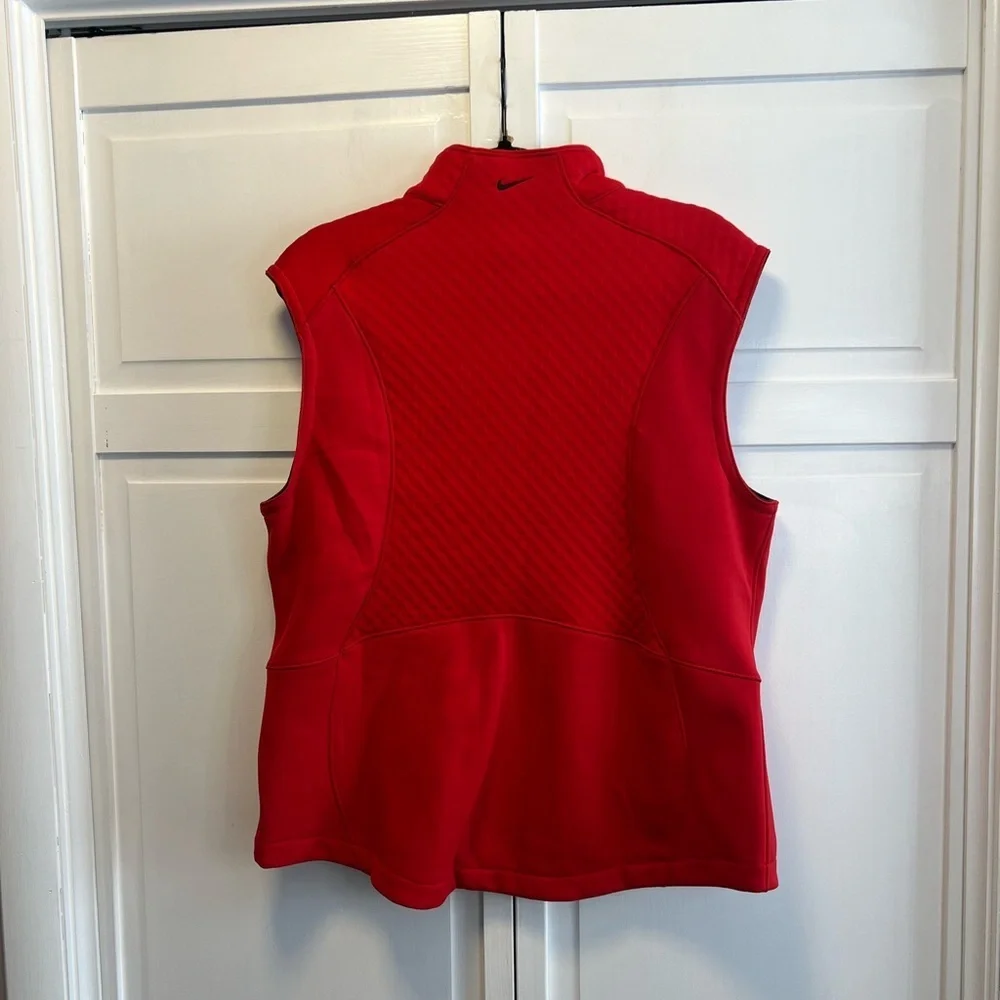 Nike Women's Thermal-Fit Quilted Vest Size Women’s XL Color Red